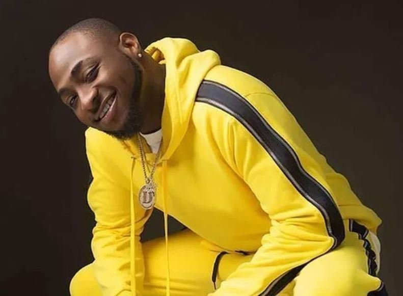 Photo of LEGEND!! Davido is Back In Lagos, Watch What He Did As He Shuts Down Ajebo’s Show (Watch)